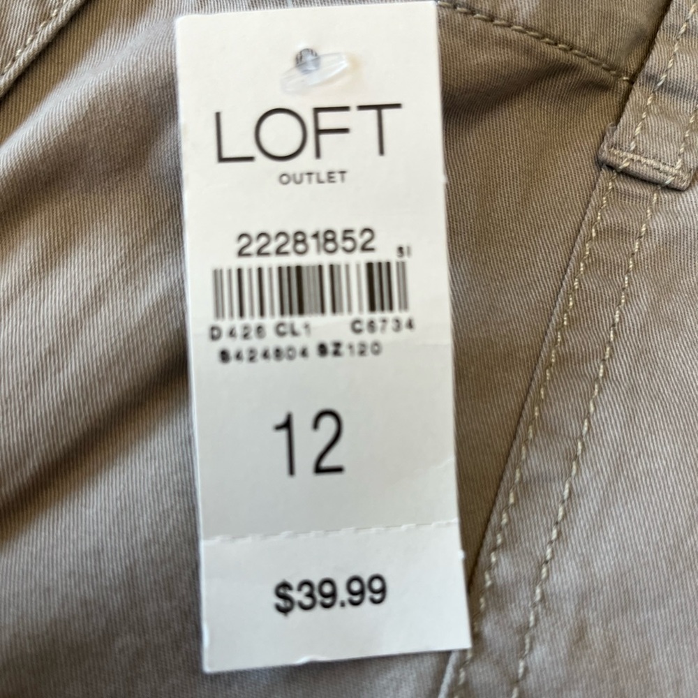 New women’s Loft Outlet tan cotton cuffed cargo shorts. Everyday casual. Size 12 - Picture 8 of 13
